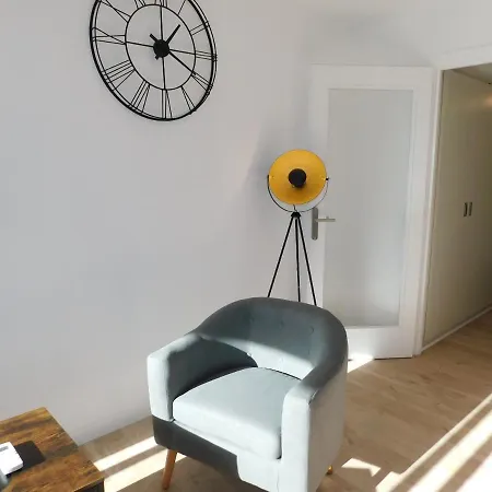 Appartement Center Bay T1 7eme Les Pieds Dans L'eau Et Parking Antibes