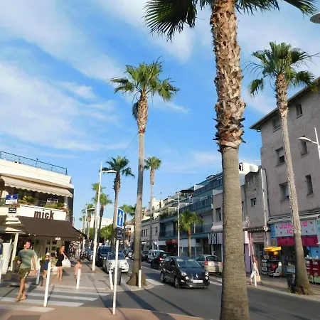 Center Bay T1 7eme Les Pieds Dans L'eau Et Parking